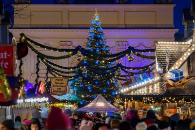 Tratition Architektur Volksfest Weihnacht-stock-photo