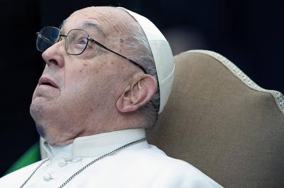 ITALY - POPE FRANCIS PRAYS IN FRONT OF THE STATUE OF THE VIRGIN MARY NEAR THE SPANISH STEPS IN CENTRAL ROME , FOR THE SOLEMNITY OF THE IMMACULATE CONCEPTION  - 2024/12/8-stock-foto