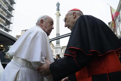 ITALY - POPE FRANCIS PRAYS IN FRONT OF THE STATUE OF THE VIRGIN MARY NEAR THE SPANISH STEPS IN CENTRAL ROME , FOR THE SOLEMNITY OF THE IMMACULATE CONCEPTION  - 2024/12/8-stock-foto