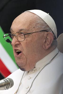 ITALY - POPE FRANCIS PRAYS IN FRONT OF THE STATUE OF THE VIRGIN MARY NEAR THE SPANISH STEPS IN CENTRAL ROME , FOR THE SOLEMNITY OF THE IMMACULATE CONCEPTION  - 2024/12/8-stock-foto