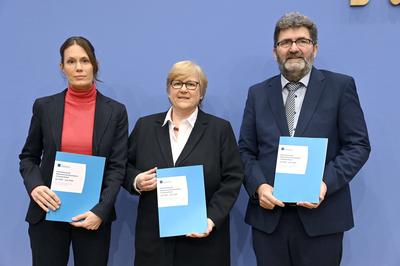 Nele Allenberg, Beate Rudolf, Michael Windfuhr-stock-foto