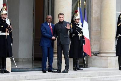Emmanuel Macron recoit, Umaro Sissoco Embalo, le president de la Guinee Bissau-stock-foto