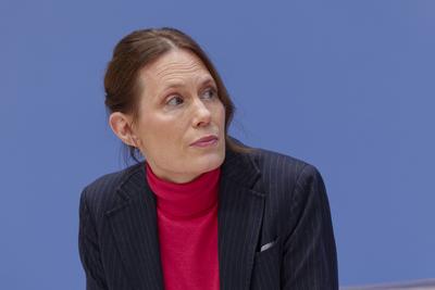 9. Menschenrechtsbericht vogestellt-stock-photo