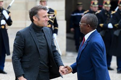 Emmanuel Macron recoit, Umaro Sissoco Embalo, le president de la Guinee Bissau-stock-foto