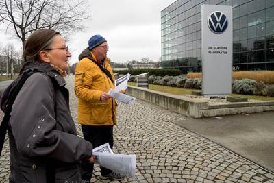Dresden.Autoindusdrie.VW-Krise.Vierst?ndiger Warnstreik beim VW-Standort Dresden - Gl?serne Manufaktur. Besch?ftigte an-stock-foto