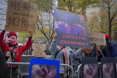 Daniel Penny Acquitted In Trial Over Death Of Jordan Neely On NYC Subway-stock-foto