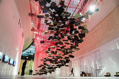 Les Fr?missements de l'?me, une exposition de Chiharu Shiota au Grand Palais-stock-foto