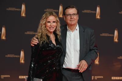 Moderatorin Katja Burkard und ihr Mann Hans Mahr kommen zur Gala und Verleihung des Deutschen Fernsehpreis in K?ln. ***-stock-foto