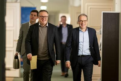 Th?ringer Brombeerparteien treffen Die Linke-stock-photo