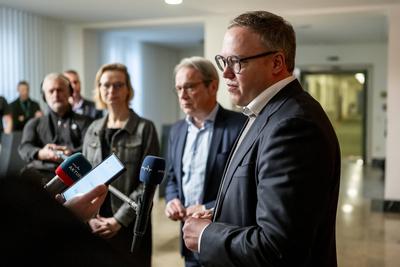 Th?ringer Brombeerparteien treffen Die Linke-stock-photo
