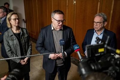 Th?ringer Brombeerparteien treffen Die Linke-stock-photo