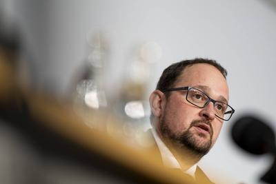 PRESSEKONFERENZ DES TH?RINGER LANDTAGSPR?SIDENTEN ZUR MINISTERPR?SIDENTENWAHL-stock-foto