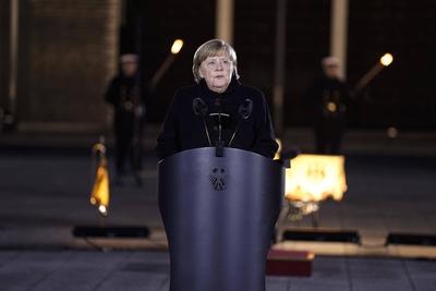 News Bilder des Tages Grosser Zapfenstreich Verabschiedung der Bundeskanzlerin Aktuell, 02.12.2021, Berlin, Dr. Angela M-stock-foto