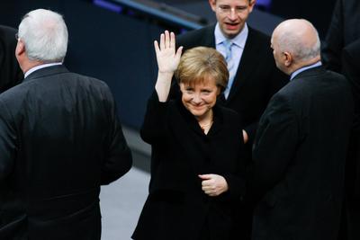 Angela Merkel zur Bundeskanzlerin vereidigt Die frisch vereidigte Bundeskanzlerin Angela Merkel im Plenarsaal des Deutsc-stock-foto