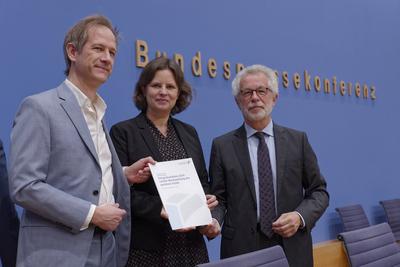 Integrationsbarometer 2024 vorgestellt-stock-foto