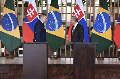 Alckmin recebe Prim Minist da Eslov?quia-stock-foto