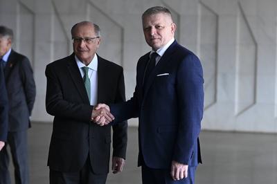 Alckmin recebe Prim Minist da Eslov?quia-stock-foto