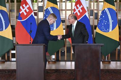 Alckmin recebe Prim Minist da Eslov?quia-stock-foto