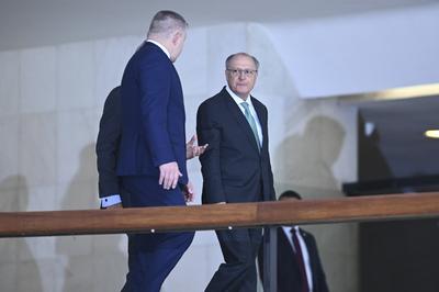 Alckmin recebe Prim Minist da Eslov?quia-stock-foto