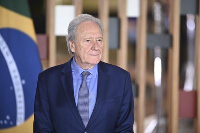 Alckmin recebe Prim Minist da Eslov?quia-stock-foto
