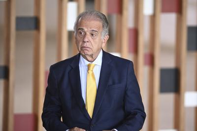Alckmin recebe Prim Minist da Eslov?quia-stock-foto