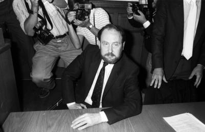 Gerd Heidemann Journalist 08 84 chol Gerd Heidemann im August 1984 w?hrend des Stern Prozesses vor-stock-photo