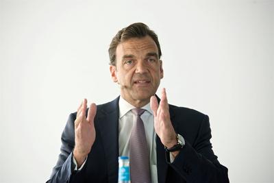 PK Pressekonferenz im ehemaligen Postscheckamt mit Christoph Groener CEO der CG Gruppe Christoph Groener CEO der CG Grup-stock-photo