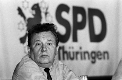 DDR, Erfurt, 03.09.1990 Archiv-Nr.: 20-09 DDR-Landtagswahlen Foto: SPD-Spitzenkandidat in Thueringen, Friedhelm Farthman-stock-photo