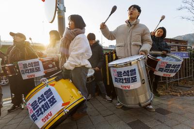 Protesters Call for South Korean President Yoon Suk Yeol Impeachment-stock-photo