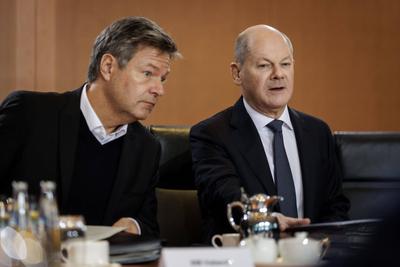 Robert Habeck und Olaf Scholz-stock-foto
