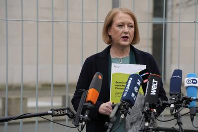 Pressekonferenz vor dem Kanzleramt, Paus-stock-foto