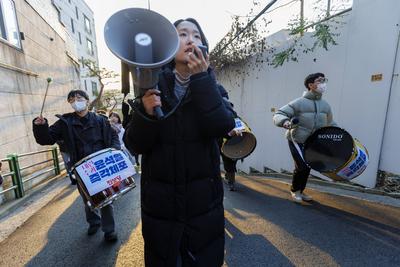 Protesters Call for South Korean President Yoon Suk Yeol Impeachment-stock-photo