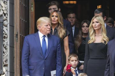 Donald Trump, Melania Trump, Kimberly Guilfoyle und Ivanka Trump bei der Trauerfeier f?r Ivana Trump in der r?misch-kat-stock-photo