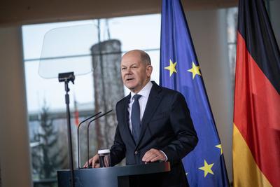 Pressestatement von Bundeskanzler Olaf Scholz im Bundeskanzleramt zur bevorstehenden Vertrauensfrage im Deutschen Bundestag-stock-foto