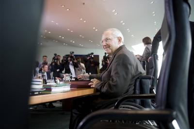 Bildnummer: 58880408  Datum: 31.08.2011  Copyright: imago/IPONWolfgang Schaeuble, Kabinettssitzung DEU, Deutschland, Germany, Berlin, 31.08.2011 Wolfgang Schaeuble, Bundesfinanzminister CDU im Rollstuhl , vor der Kabinettssitzung im Berliner Kanzleramt. Kabinettsitzung, Bundeskanzleramt, Kabinett, Bundeskabinett, Bundespolitik, Deutsche Politik, Politiker, QF Querformat, 2011. Portrait Portraet. Wolfgang Schaeuble, Federal German Minister of Finance, CDU, at cabinet meeting at the chancellor office in Berlin. Politics, Germany, political, Politician, Portrait kbdig 2011 quer Kabinettssitzung Bundeskanzleramt Kabinett Bundeskabinett Bundespolitik Deutsche Politik Politiker Politics Germany political Politician  58880408 Date 31 08 2011 Copyright Imago  Wolfgang Schaeuble Cabinet meeting DEU Germany Germany Berlin 31 08 2011 Wolfgang Schaeuble German finance minister CDU in Wheelchair before the Cabinet meeting in Berlin Chancellery Cabinet meeting Federal Chancellery Cabinet Federal Cabinet Federal politics German politics Politicians QF Landscape 2011 Portrait Portrait Wolfgang Schaeuble Federal German Ministers of Finance CDU AT Cabinet Meeting AT The Chancellor Office in Berlin POLITICS Germany Political politician Portrait Kbdig 2011 horizontal Cabinet meeting Federal Chancellery Cabinet Federal Cabinet Federal politics German politics Politicians POLITICS Germany Political politician-stock-photo