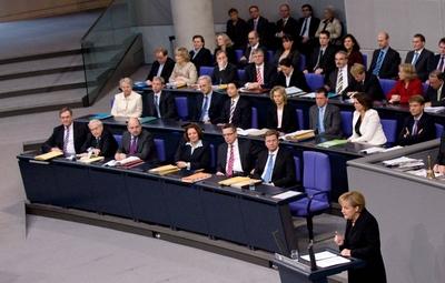 Bildnummer: 53589628  Datum: 10.11.2009  Copyright: imago/Sven SimonBundeskanzlerin Angela MERKEL (CDU) w?hrend Ihrer Regierungserkl?rung. Im Hintergrund: Das Bundeskabinett mit Ihren Ministern Bundestagssitzung mit der Regierungserkl?rung der Bundeskanzlerin im Deutschen Bundestag in Berlin, am 10.11.2009 People Politik GER Bundestag Berlin kbdig xng 2009 quer premiumd aktuell Politik Bildnummer 53589628 Date 10 11 2009 Copyright Imago Sven Simon Chancellor Angela Merkel CDU during their Government statement in Background the Federal Cabinet with theirs Ministers Bundestag session with the Government statement the Chancellor in German Bundestag in Berlin at 10 11 2009 Celebrities politics ger Bundestag Berlin Kbdig xng 2009 horizontal premiumd current politics-stock-photo