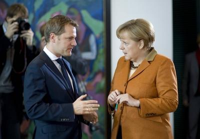 Bildnummer: 58884357  Datum: 07.11.2012  Copyright: imago/IPONDaniel Bahr, Angela Merkel, Kabinettssitzung DEU, Deutschland, Germany, Berlin, 07.11.2012 Daniel Bahr, Bundesgesundheitsminister, FDP, und Angela Merkel, Bundeskanzlerin und Bundesvorsitzende der CDU (rechts), vor der Kabinettsitzung im Berliner Kanzleramt. Das Kabinett beschliesst die Abschaffung der Praxisgebuehr. Kabinettsitzung, Bundeskanzleramt, Kabinett, Bundeskabinett, Bundespolitik, Deutsche Politik, Politiker, QF Querformat, 2012. Daniel Bahr, Federal Minister for Health, FDP, and Angela Merkel, Chancellor and leader of the CDU (right) at cabinet meeting at the chancellor office in Berlin. Politics, Germany, political, Politician kbdig 2012 quer Daniel Bahr Angela Merkel Kabinettssitzung Bundeskanzleramt Kabinett Bundeskabinett Bundespolitik Deutsche Politik Politiker Politics Germany political Politician  58884357 Date 07 11 2012 Copyright Imago  Daniel BAHR Angela Merkel Cabinet meeting DEU Germany Germany Berlin 07 11 2012 Daniel BAHR Federal Health Minister FDP and Angela Merkel Chancellor and Federal Chairman the CDU right before the Cabinet meeting in Berlin Chancellery the Cabinet decides the Abolition the Praxisgebuehr Cabinet meeting Federal Chancellery Cabinet Federal Cabinet Federal politics German politics Politicians QF Landscape 2012 Daniel BAHR Federal Ministers for Health FDP and Angela Merkel Chancellor and Leader of The CDU Right AT Cabinet Meeting AT The Chancellor Office in Berlin POLITICS Germany Political politician Kbdig 2012 horizontal Daniel BAHR Angela Merkel Cabinet meeting Federal Chancellery Cabinet Federal Cabinet Federal politics German politics Politicians POLITICS Germany Political politician-stock-photo