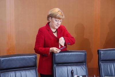 Bildnummer: 60434220  Datum: 04.09.2013  Copyright: imago/Reiner ZensenBerlin, den 04.09.2013 156. Kabinettsitzung im Bundeskanzleramt Foto: Bundeskanzlerin Angela Merkel, CDU. Politik people xas x0x 2013 quer premiumd POLITIK POLITICS halbe Figur Gestik  60434220 Date 04 09 2013 Copyright Imago Reiner Zensen Berlin the 04 09 2013 156 Cabinet meeting in Federal Chancellery Photo Chancellor Angela Merkel CDU politics Celebrities  x0x 2013 horizontal premiumd politics POLITICS Halbe Figure Gesture-stock-photo