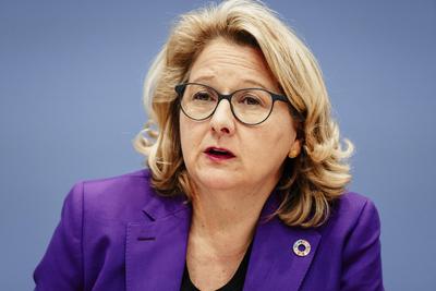 17. Entwicklungspolitischen Berichts der Bundesregierung-stock-foto