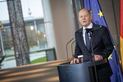 Pressestatement von Bundeskanzler Olaf Scholz im Bundeskanzleramt zur bevorstehenden Vertrauensfrage im Deutschen Bundestag-stock-foto