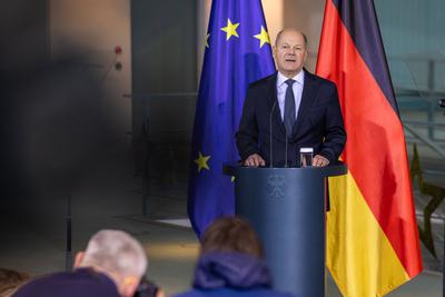 Statement Bundeskanzler Olaf Scholz zum Antrag der Vertrauensfrage-stock-foto