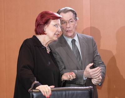 Heidemarie WIECZOREK ZEUL SPD Bundesentwicklungsministerin und Franz M?NTEFERING SPD Bunde-stock-foto