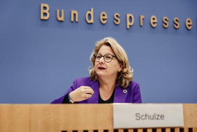 17. Entwicklungspolitischen Berichts der Bundesregierung-stock-foto