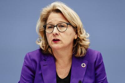 17. Entwicklungspolitischen Berichts der Bundesregierung-stock-foto