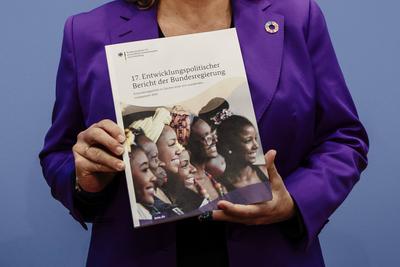 17. Entwicklungspolitischen Berichts der Bundesregierung-stock-foto