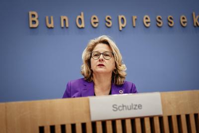 17. Entwicklungspolitischen Berichts der Bundesregierung-stock-foto