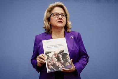17. Entwicklungspolitischen Berichts der Bundesregierung-stock-foto