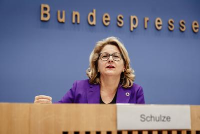 17. Entwicklungspolitischen Berichts der Bundesregierung-stock-foto