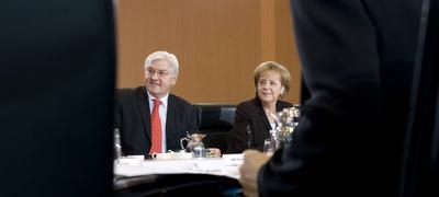 Steinmeier, Merkel, Kabinett DEU, Deutschland, Berlin, 11.02.2009 Bundesaussenminister und Vizekanzler Frank-Walter Stei-stock-foto
