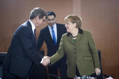 Bildnummer: 59240112  Datum: 19.02.2013  Copyright: imago/IPONGuido Westerwelle, Philipp R?sler, Angela Merkel, Kabinettssitzung DEU, Deutschland, Germany, Berlin, 19.02.2013 Bundesaussenminister Guido Westerwelle, FDP, Philipp R?sler , Bundeswirtschaftsminister und Bundesvorsitzender der FDP, und Angela Merkel, Bundeskanzlerin und Bundesvorsitzende der CDU (v.l.n.r.), vor der Kabinettssitzung im Berliner Kanzleramt. Kabinettsitzung, Bundeskanzleramt, Kabinett, Bundeskabinett, Bundespolitik, Deutsche Politik, Politiker, QF Querformat, 2013, R?sler. Guido Westerwelle, Federal Minister of Foreign Affairs FDP, Philipp R?sler, Federal Minister of Health FDP, and Angela Merkel, Chancellor and leader of the CDU (f.l.t.r.) at cabinet meeting at the chancellor office in Berlin. Politics, Germany, political, Politician People Politik x0x xsk 2013 quer premiumd Guido Westerwelle Philipp R?sler Angela Merkel Kabinettsitzung Bundeskanzleramt Kabinett Bundeskabinett Bundespolitik Bundesrepublik Deutschland Deutsche Politik Politiker Europa 2013 Bundesbildungsministerin Politics Germany German Politician Europe  59240112 Date 19 02 2013 Copyright Imago  Guido Westerwelle Philipp R?sler Angela Merkel Cabinet meeting DEU Germany Germany Berlin 19 02 2013 German Foreign Minister Guido Westerwelle FDP Philipp R?sler German Economics Minister and Federal Chairman the FDP and Angela Merkel Chancellor and Federal Chairman the CDU V l n r before the Cabinet meeting in Berlin Chancellery Cabinet meeting Federal Chancellery Cabinet Federal Cabinet Federal politics German politics Politicians QF Landscape 2013 R?sler Guido Westerwelle Federal Ministers of Foreign Affairs FDP Philipp R?sler Federal Ministers of Health FDP and Angela Merkel Chancellor and Leader of The CDU F l T r AT Cabinet Meeting AT The Chancellor Office in Berlin POLITICS Germany Political politician Celebrities politics x0x xSK 2013 horizontal premiumd Guido Westerwelle Philipp R?sler Angela Merkel Cabinet meeting Federal Chancellery Cabinet Federal Cabinet Federal politics Federal Germany German politics Politicians Europe 2013 Federal Education Minister POLITICS Germany German politician Europe-stock-photo